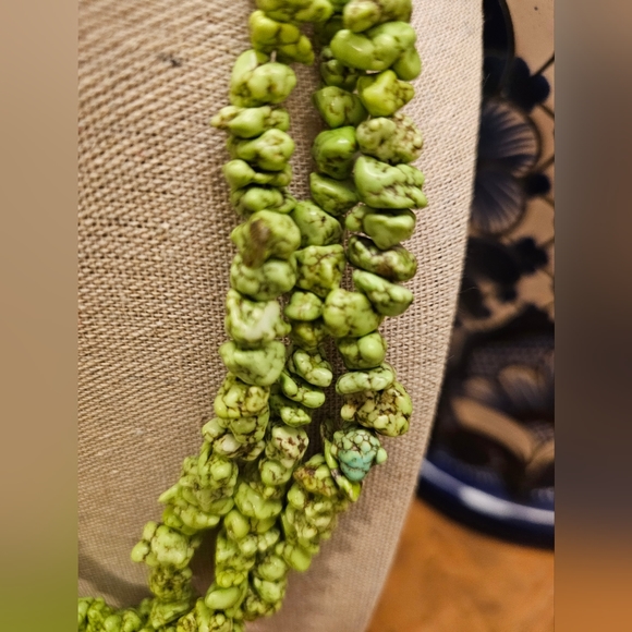 Lime Green Necklace - Picture 2 of 3